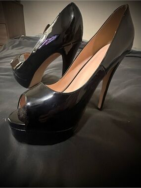 Merumote- Classic Black Patent Peep-Women's Sky High Platform Pumps- 9.5